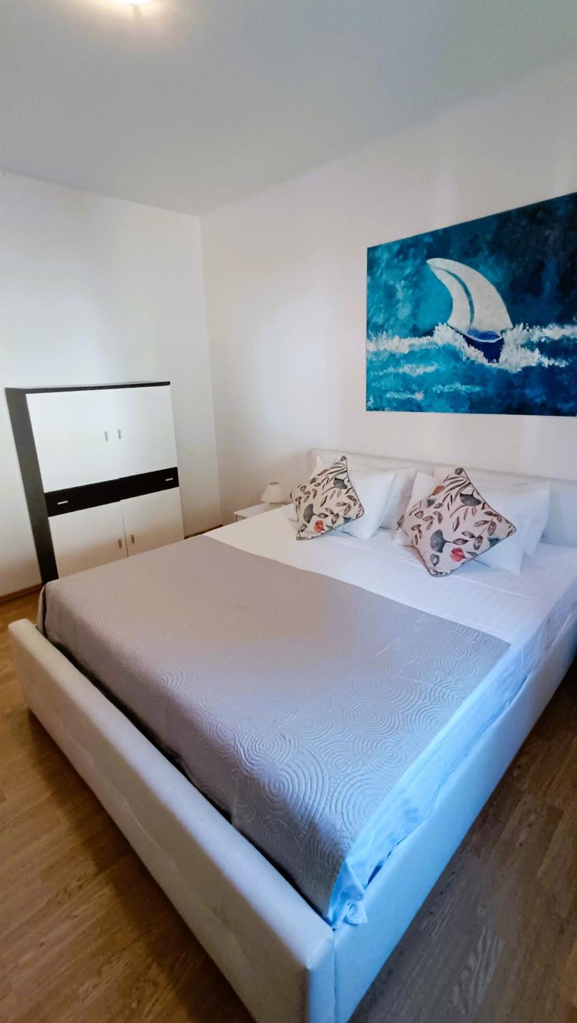 Apartments Ella Makarska Exterior photo